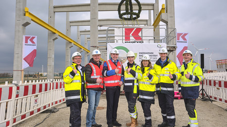 Energie-Staatssekretär Thomas Wünsch beim Richtfest für das neue Elektrolysegebäude im Energiepark Bad Lauchstädt
